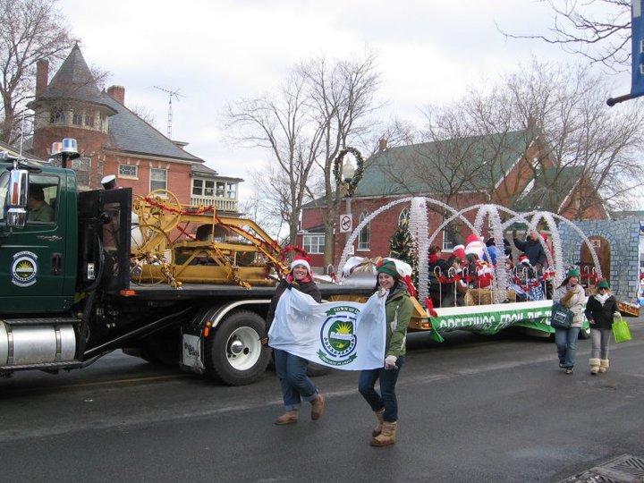 2010 Town Float & Riders